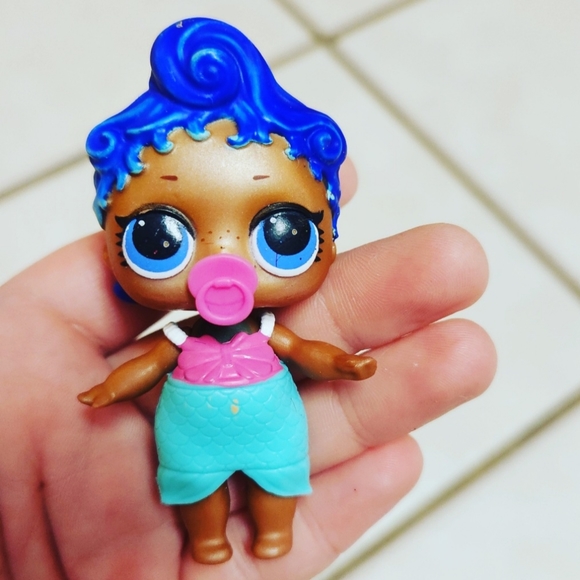 LOL Surprise Dolls Pearl Surprise Precious - Picture 1 of 3